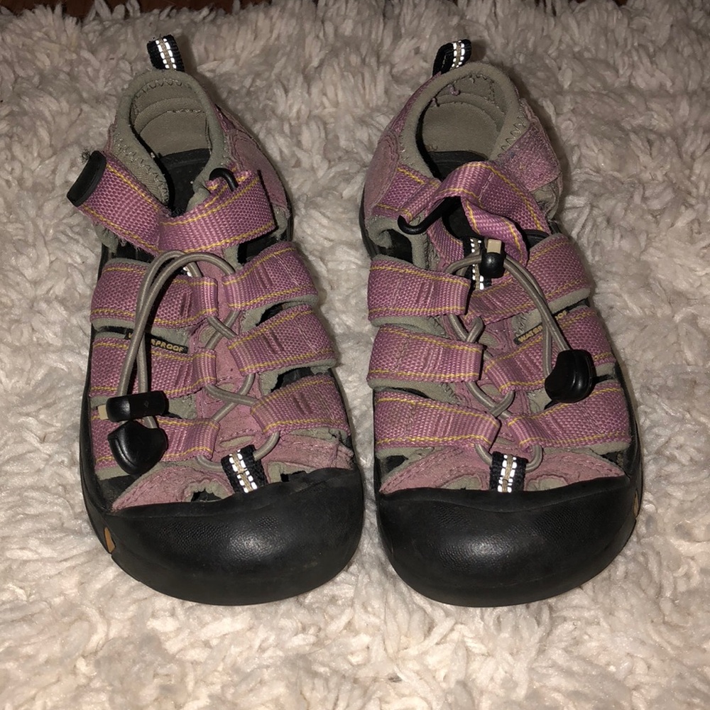 KIDS KEENS! SIZE 1 ☺️